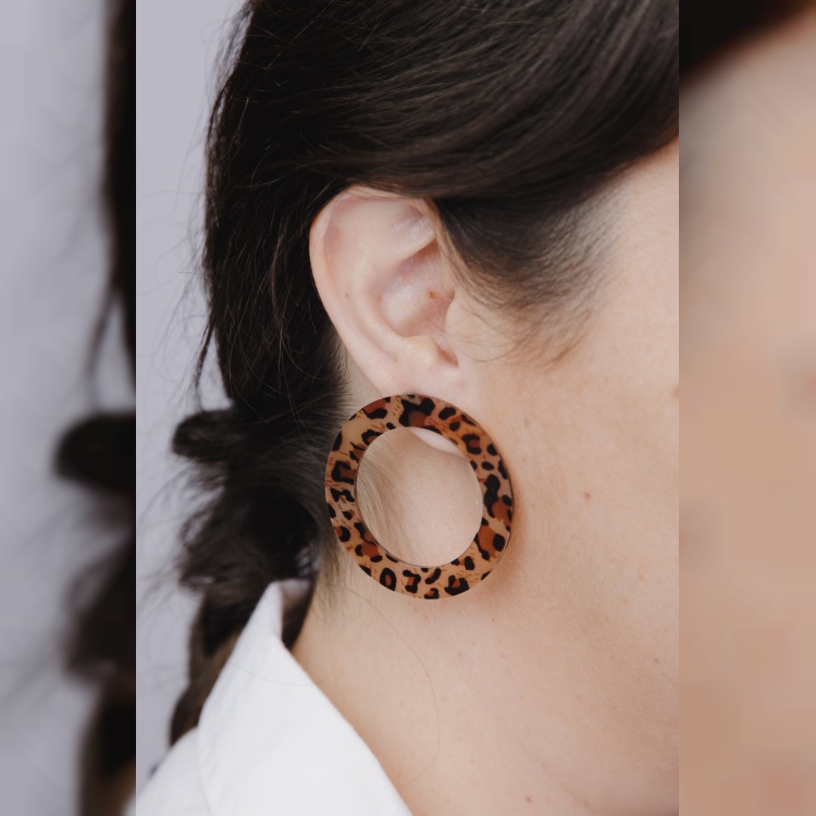 brinco moon animal print