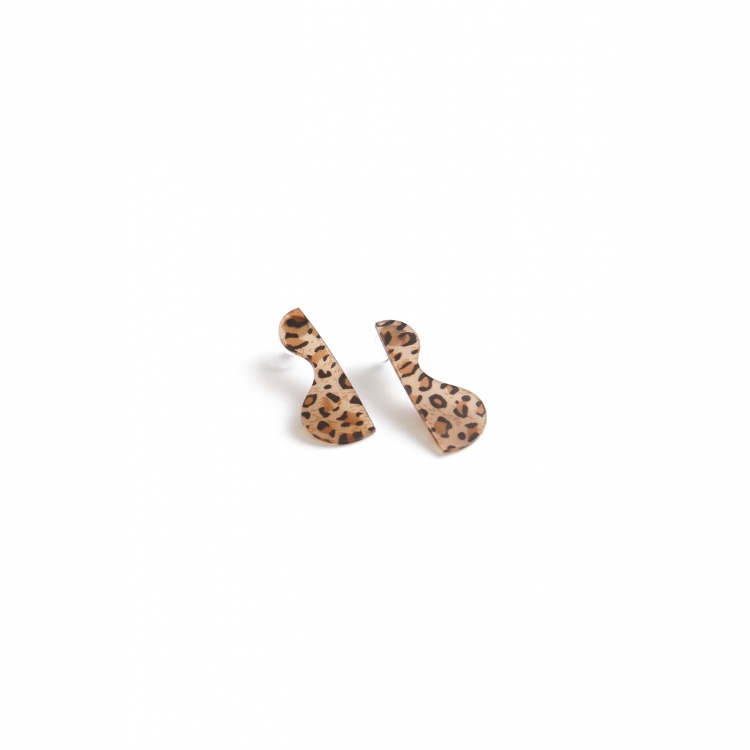 brinco sillus animal print